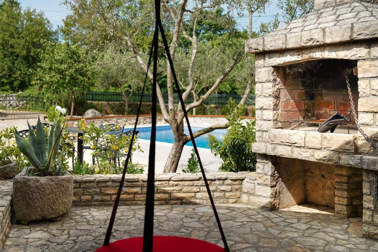 Stone Lady Holiday Home With Pool&Hot Tub,Sauna,Bbq,Garden Rasopasno Экстерьер фото